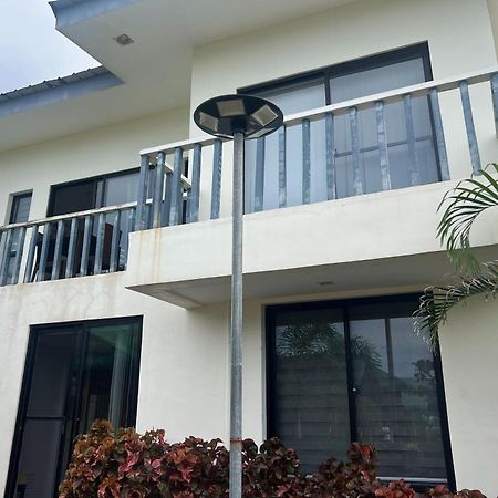 Lover'S Point Beach Front Resort Lian Exteriör bild