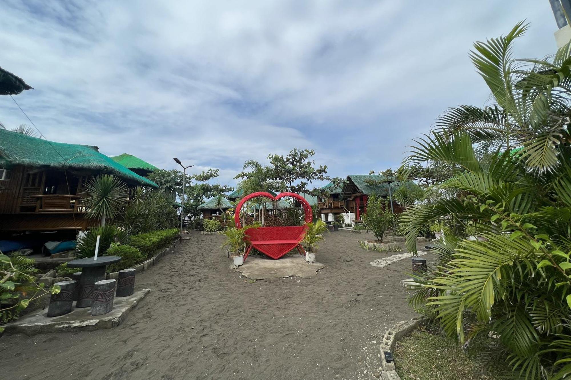 Lover'S Point Beach Front Resort Lian Exteriör bild